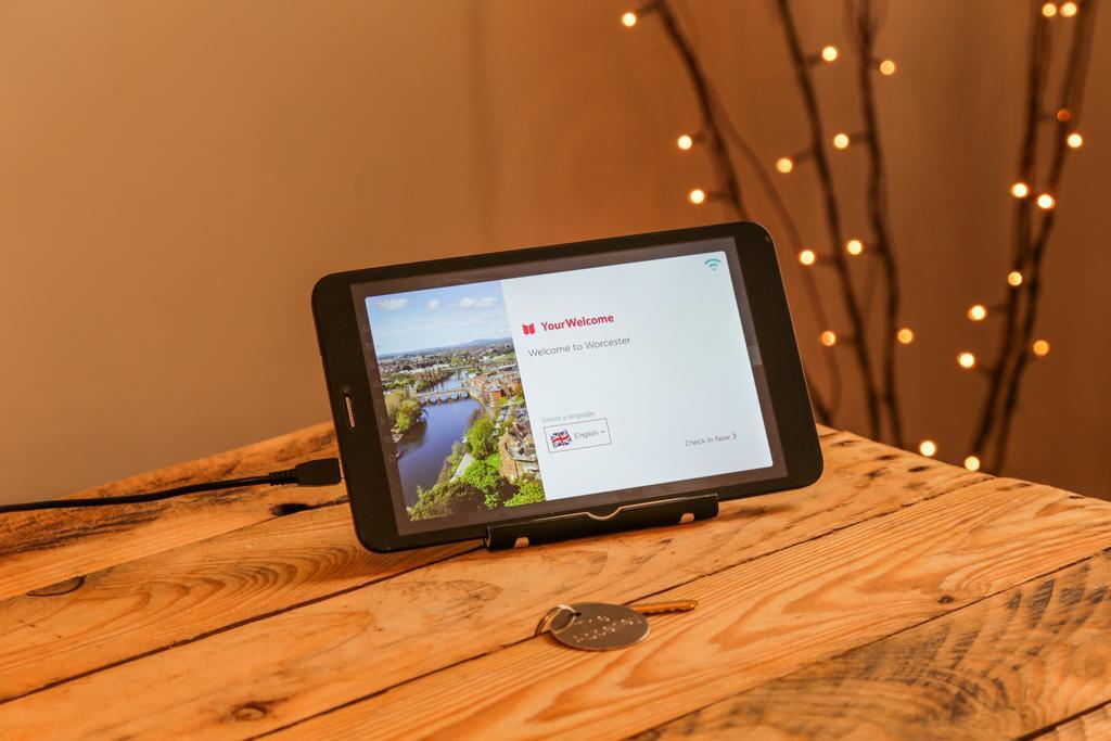 The Abberley Apartment - Stay Worcestershire Ngoại thất bức ảnh